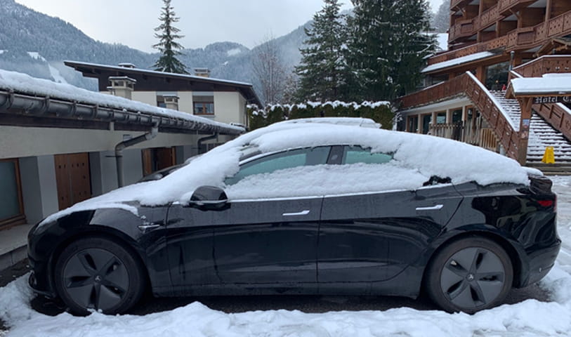 Préparez votre voiture électrique pour l'hiver en montagne
